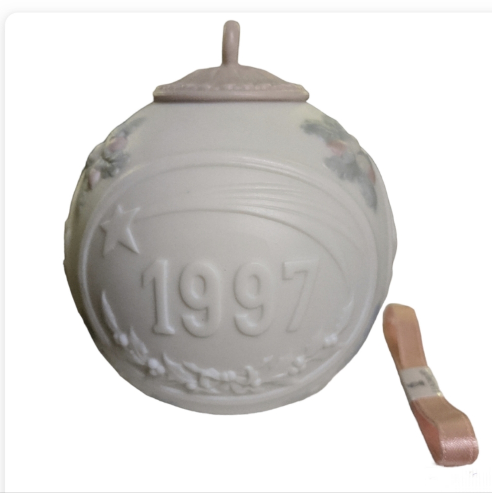Lladro Vintage 1997 Christmas Ball